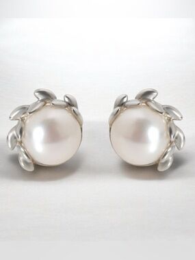Tiffany silver olive leaf pearl earrings